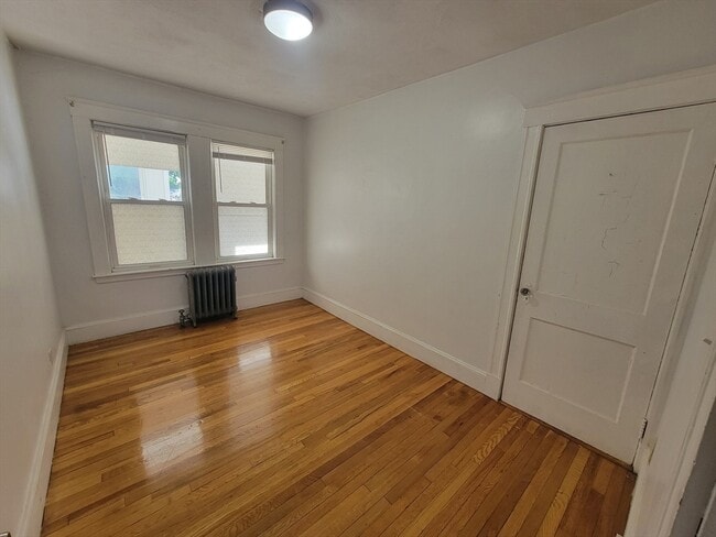 58 Ellerton Rd, Unit 1 in Quincy, MA - Foto de edificio - Building Photo