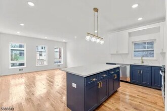 121 Osborne Terrace in Newark, NJ - Foto de edificio - Building Photo