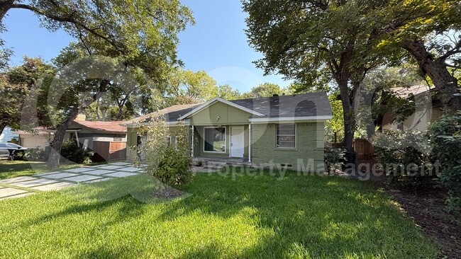 4110 Elk Horn Trail in Dallas, TX - Building Photo - Building Photo