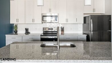 100 Wildwood Ct, Unit 411 in Birmingham, AL - Building Photo - Building Photo