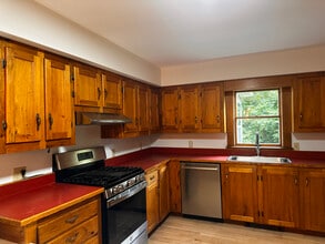 6 Crescent St in Randolph, VT - Building Photo - Building Photo