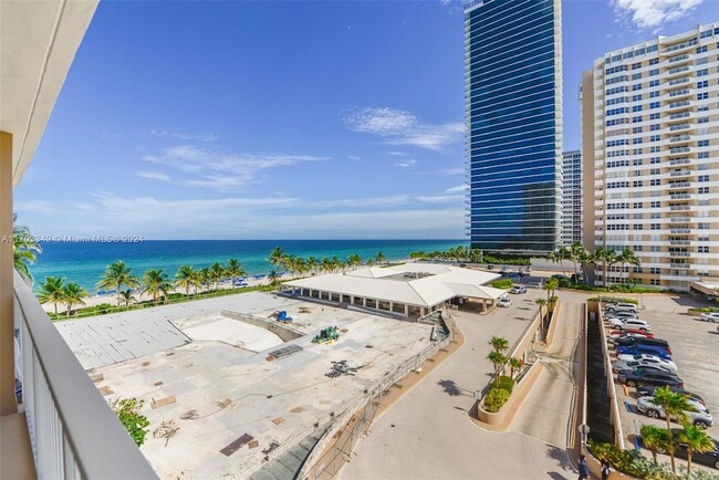 1950 S Ocean Dr, Unit 7G in Hallandale Beach, FL - Building Photo - Building Photo