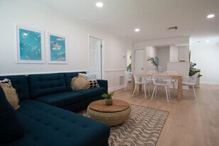 402 S Orlando Ave in Cocoa Beach, FL - Building Photo