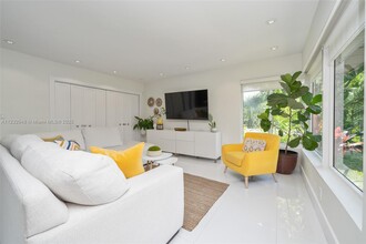 7544 SW 78th Terrace in Miami, FL - Foto de edificio - Building Photo