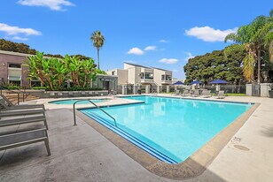 Villa Siena in Costa Mesa, CA - Building Photo