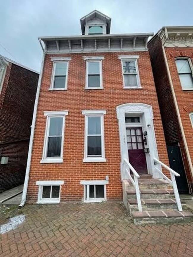 428 W Philadelphia St