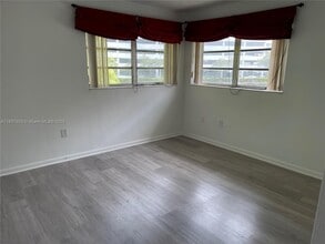 7328 SW 82nd St in Miami, FL - Building Photo - Building Photo