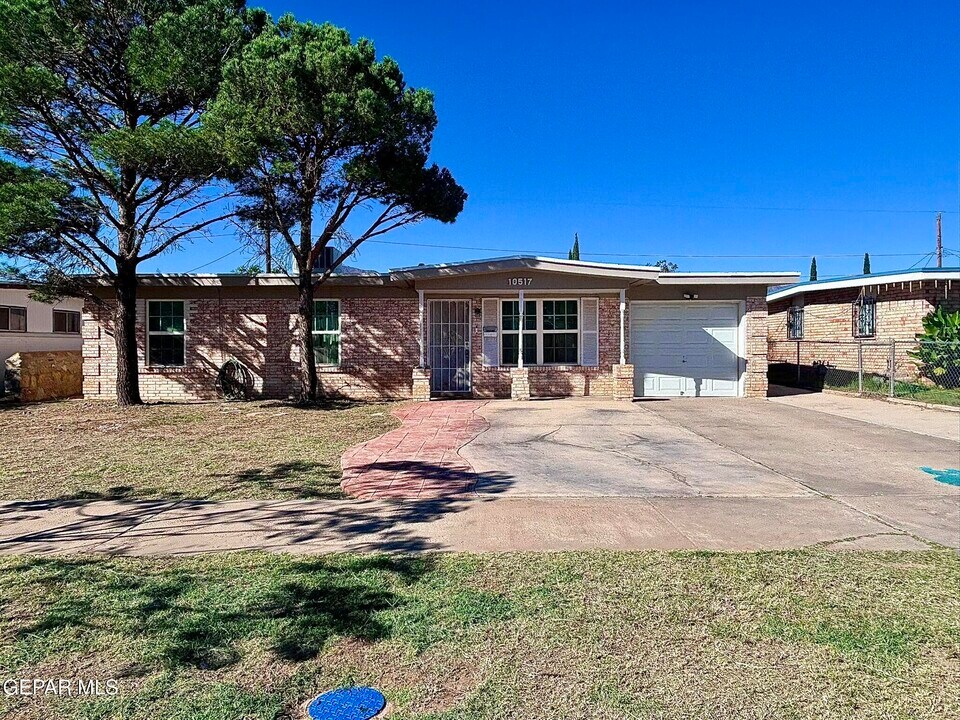 10517 Tareyton St in El Paso, TX - Building Photo