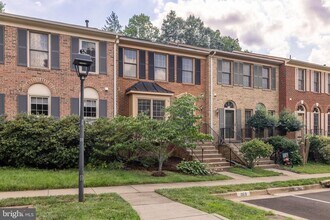 6268 Walkers Croft Way in Alexandria, VA - Building Photo - Building Photo