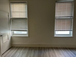 207 S 13th St, Unit 2nd Floor Front in Philadelphia, PA - Building Photo - Building Photo