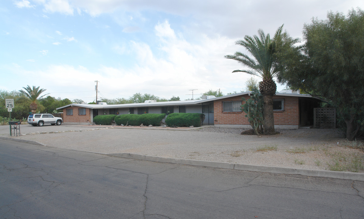 1302 E Allen Rd in Tucson, AZ - Building Photo