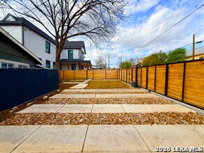 630 E Carson St in San Antonio, TX - Building Photo - Building Photo