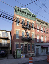 96 BOWERS St in Jersey City, NJ - Building Photo - Building Photo