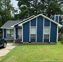 529 Auburndale Ln in Fayetteville, NC - Building Photo