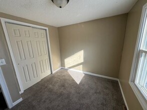 63 Zuma St in Waterloo, IA - Building Photo - Building Photo