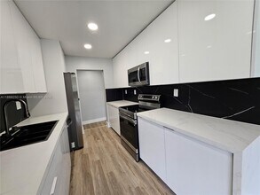 2865 NE 13th Ave in Pompano Beach, FL - Building Photo - Building Photo