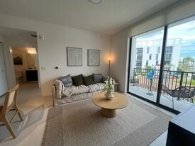 1852 NW 207th St, Unit A1 in Miami Gardens, FL - Building Photo