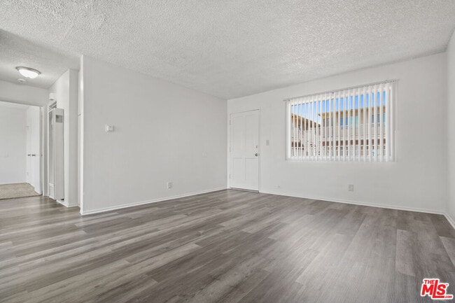property at 14108 Doty Ave
