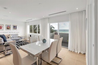 325 Ocean Dr in Miami Beach, FL - Foto de edificio - Building Photo