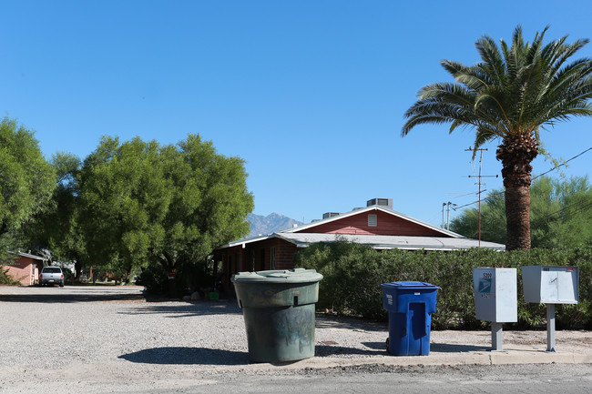 5207-5209 E Beverly Ave in Tucson, AZ - Building Photo - Building Photo