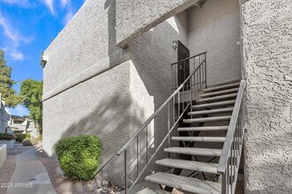 4444 E Paradise Village Pkwy N in Phoenix, AZ - Building Photo - Building Photo