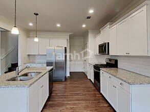 2036 Farm Pond Wy in Lawrenceville, GA - Foto de edificio - Building Photo
