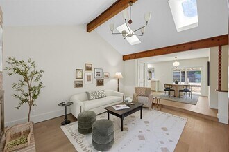 1114 Stoneoak Ln in Austin, TX - Building Photo - Building Photo