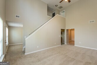 9535 Lakeview Rd in Union City, GA - Building Photo - Building Photo