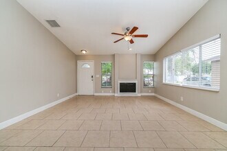 11105 Cherrywood Ln in Riverview, FL - Foto de edificio - Building Photo