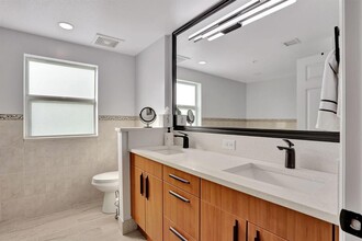 3210 NE 5th St, Unit 203 in Pompano Beach, FL - Foto de edificio - Building Photo