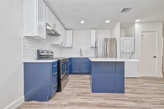 5609 Denmark St in Houston, TX - Building Photo - Building Photo