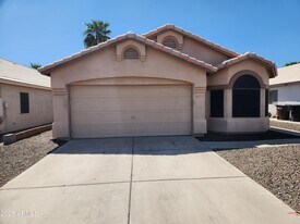 8375 W Bluefield Ave in Peoria, AZ - Building Photo