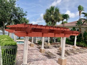 2532 Centergate Dr in Miramar, FL - Building Photo - Building Photo