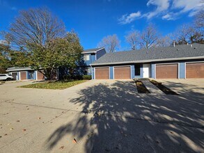 2555 Clayton Blvd in Champaign, IL - Building Photo - Building Photo