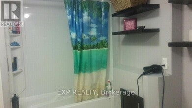 31 Matterdale Ave in Brampton, ON - Building Photo - Building Photo