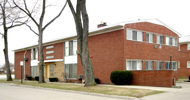 Dale Manor in Eastpointe, MI - Foto de edificio - Building Photo