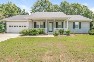 76 Mallie Ct in Hampton, GA - Building Photo