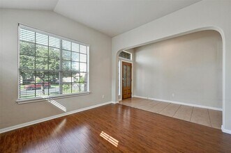 10716 Desert Willow Loop in Austin, TX - Building Photo - Building Photo