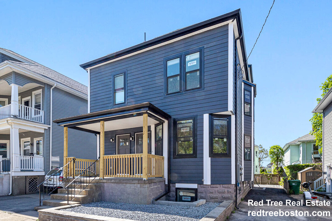 70 Stanley Ave, Unit 1 in Medford, MA - Foto de edificio
