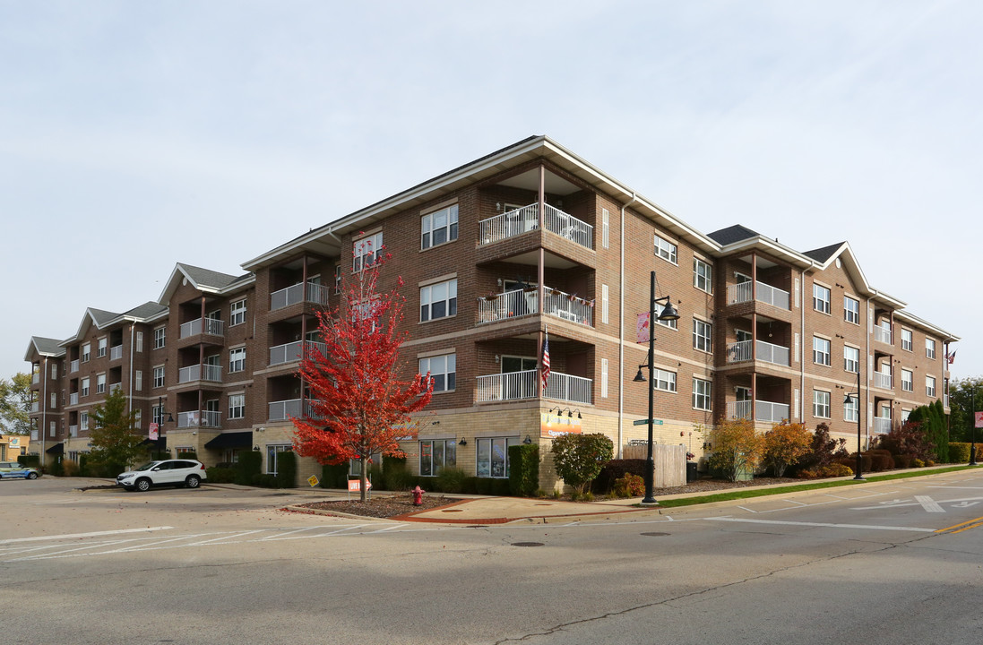 River Crossing in South Elgin, IL - Building Photo