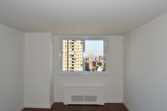200 E 94th St in New York, NY - Building Photo - Building Photo