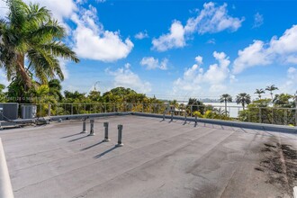 5625 N Bay Rd in Miami Beach, FL - Building Photo - Building Photo