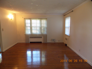 244 Belmont Pkwy in Hempstead, NY - Foto de edificio - Building Photo