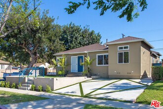 5400 W 82nd St in Los Angeles, CA - Building Photo - Building Photo