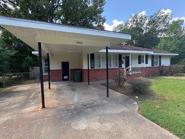 3604 Pelzer Ave in Montgomery, AL - Building Photo - Building Photo