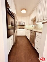 911 Kings Rd in West Hollywood, CA - Building Photo - Building Photo