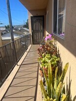 811 S Centre St, Unit 811 S Centre St in San Pedro, CA - Building Photo