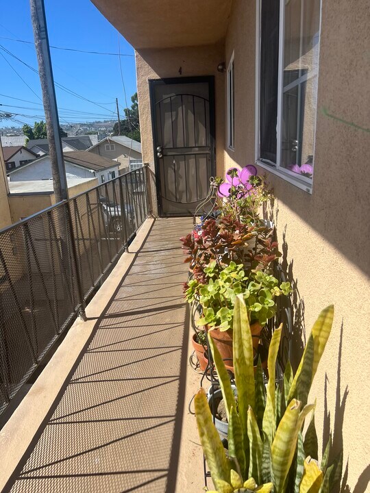 811 S Centre St, Unit 811 S Centre St in San Pedro, CA - Building Photo