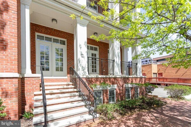 1023 N Royal St in Alexandria, VA - Building Photo - Building Photo