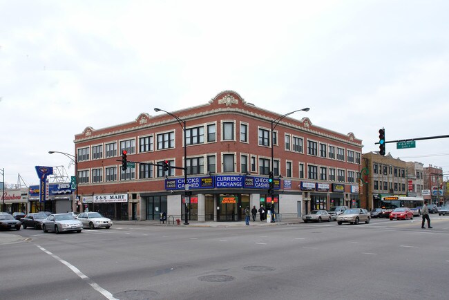 2400 W 63rd St in Chicago, IL - Building Photo - Building Photo